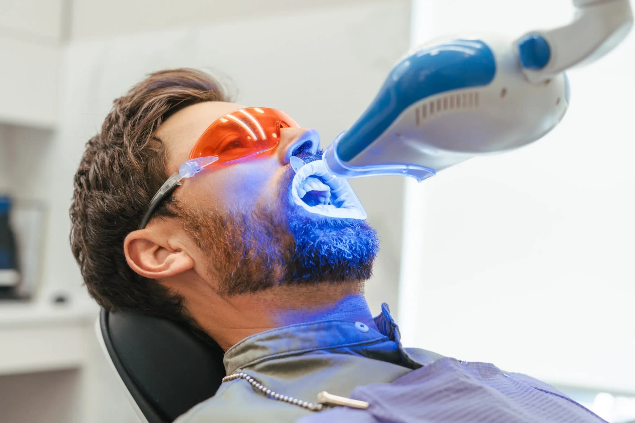 TOP 5 Teeth Whitening (Bleaching) Clinics in the UK